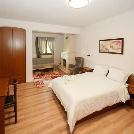 & Apartments-mihail 3*