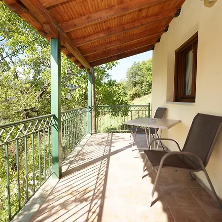 & Apartments-mihail Πανσιόν