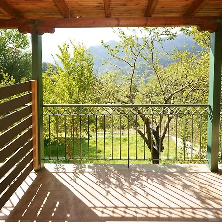 Πανσιόν & Apartments-mihail 3*