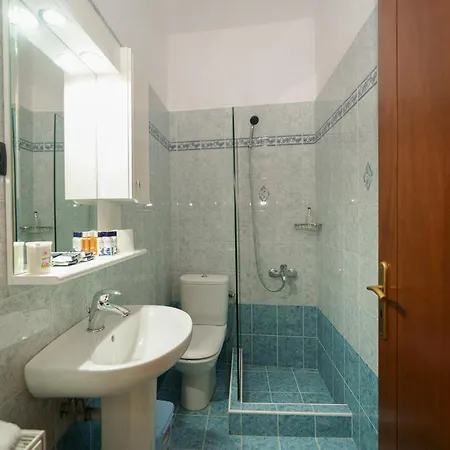 Πανσιόν & Apartments-mihail 3*