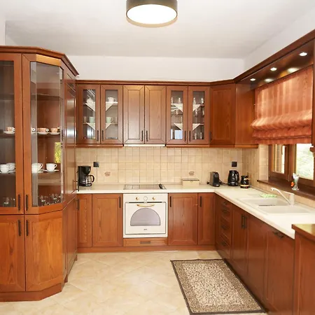 Πανσιόν & Apartments-mihail 3*