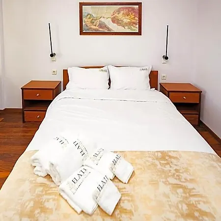 & Apartments-mihail 3*